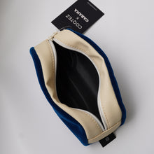 画像をギャラリービューアに読み込む, マルチケース 青モケット(クリーム)