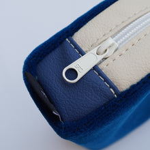 画像をギャラリービューアに読み込む, クラシックポーチ 青モケット(ブルー)/(チョコレート)